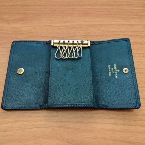 Louis Vuitton Taiga Key Holder/Wallet #1217*** - Picture 5 of 8